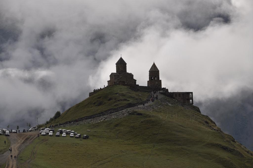 Гостевой дом Нино Хетагури Казбеги Экстерьер фото